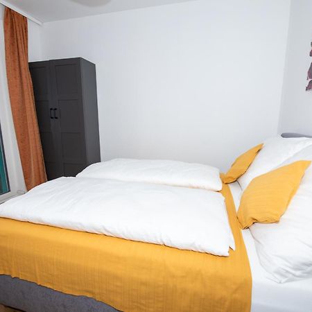 Lipi Apartment Wina Bagian luar foto